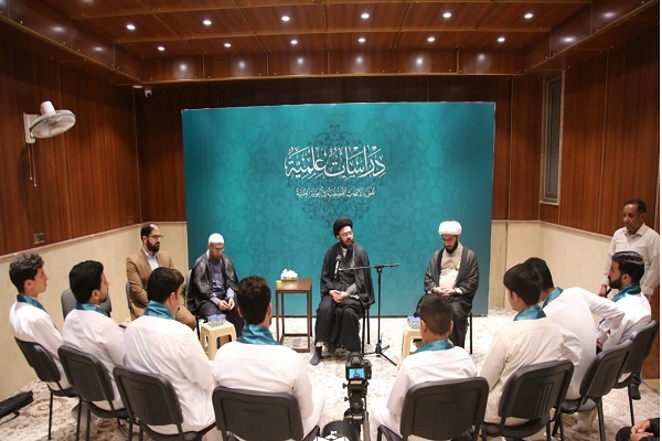 أستاذ بالحوزة العلمية في النجف يؤكد ضرورة صقل المواهب القرآنية بالتدبر + صور أستاذ بالحوزة العلمية في النجف يؤكد ضرورة صقل المواهب القرآنية بالتدبر + صور