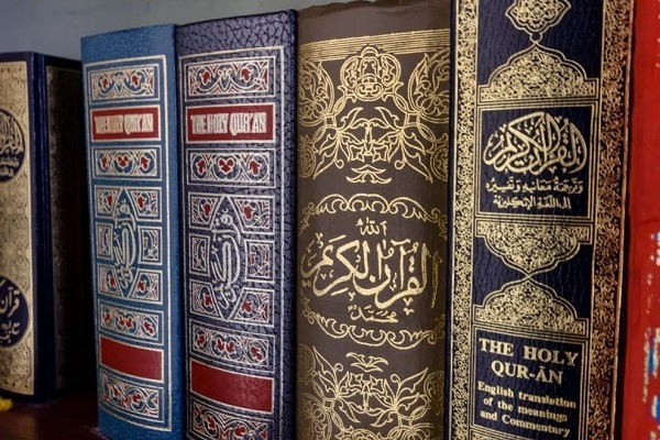 خلال ستة أشهر... تقييم ٥٠ ترجمة للقرآن والنصوص الدينية في إيران