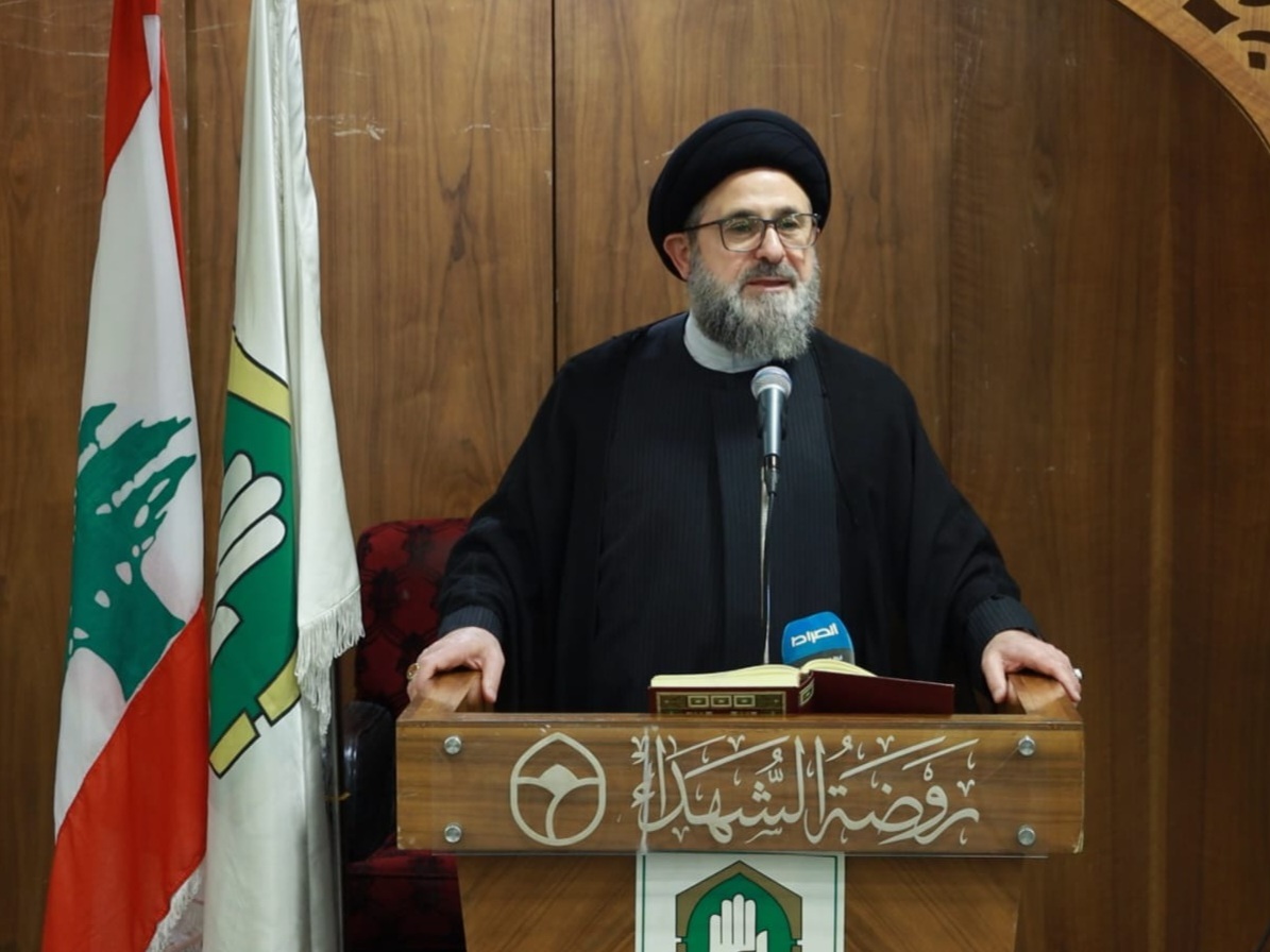 مَنْ كَرُمَ خُلْقُهُ اتَّسَعَ رِزْقُهُ