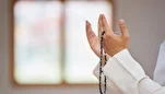 مَنْ طَلَبَ شيْئًا نالَهُ أَوْ بَعْضَهُ