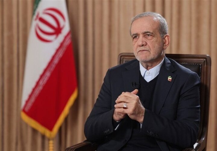 بزشكيان: الجمهورية الإسلامية الایرانیه لن تستسلم للمتغطرسين