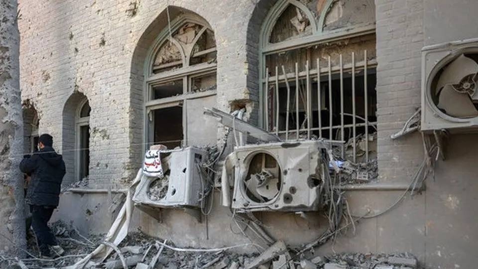 140 جرحاً؛ سردٌ لكراهيةٍ بعُمق آلاف السنين من الحضارة الإيرانية