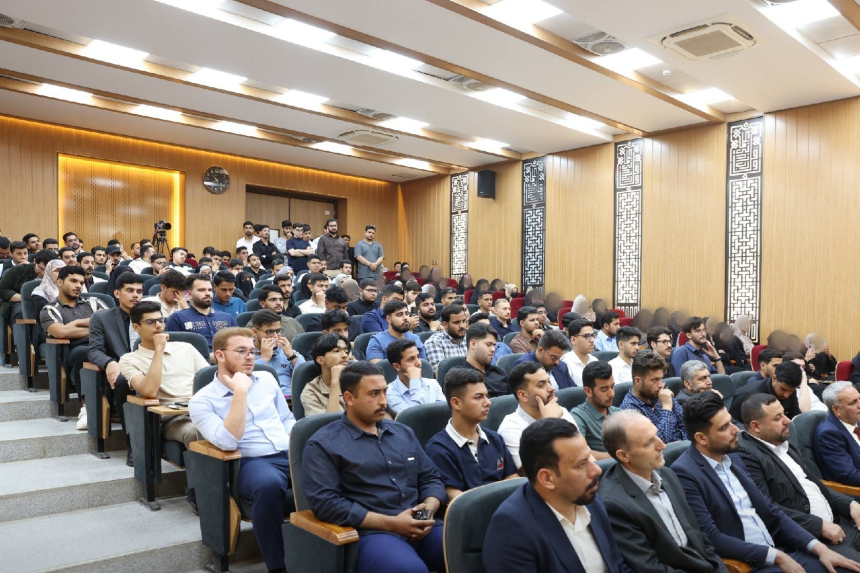 العراق: ندوة قرآنية تستعرض صفات قلب المؤمن من منظور ديني وطبي