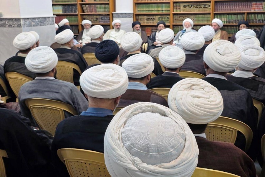 المرجع اليعقوبي يؤكد أهمية تدبر القرآن خلال موسم الحج + صور