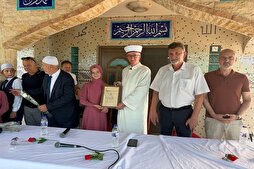 قرية يونانية تحتفي باختتام الدورة القرآنية لطلابها في أجواء إيمانية مميزة