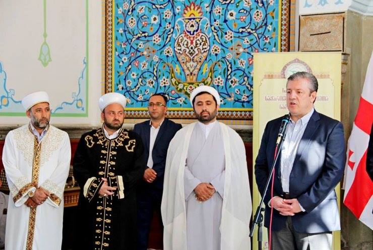 Gürcüstanın Baş Naziri Tbilisi Cümə Məscində olub