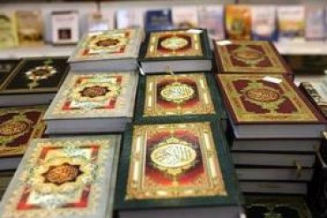 Mavritaniyanın seldən zərər çəkmiş məscidlərinə Quran paylanıldı