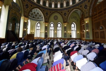 Bakıda vəhdət namazı qılındı
