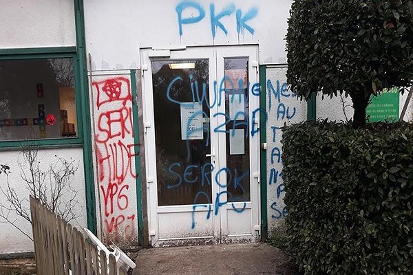 Fransanın Bordaks şəhər məscidinə hücum edilib