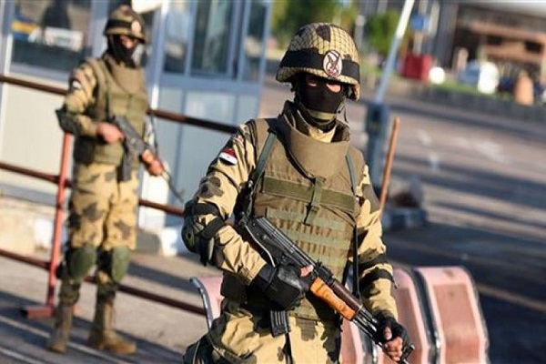İŞİD terroristləri Misirin Sinasında polis qüvvələrinə hücum etdilər