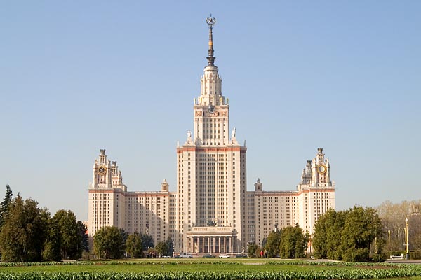 Moskva universitetində dini simvolların danışması sərbəstdir