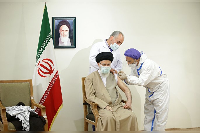 Ayətullah Xamenei İran vaksini ilə peyvənd olundu
