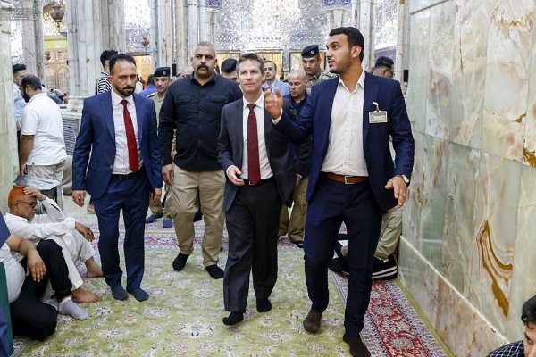 Avstraliyalı diplomat İmam Əli (ə) ziyarətgahında