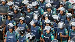 বেপরোয়া হয়ে উঠছে পুলিশের চিহ্নিত সদস্যরা