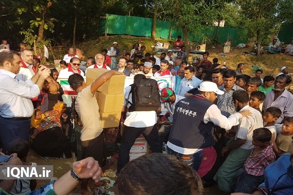 রোহিঙ্গাদের সাহায্য প্রদান শুরু করেছে ইরানী টিম