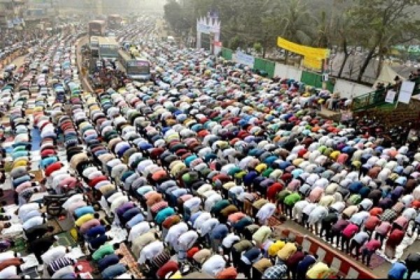 ইজতেমা ময়দানে দেশের বৃহত্তম জুমার নামাজ