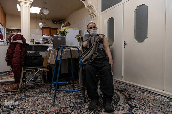 ইরানে ঘরে ঘরে টিকাদান