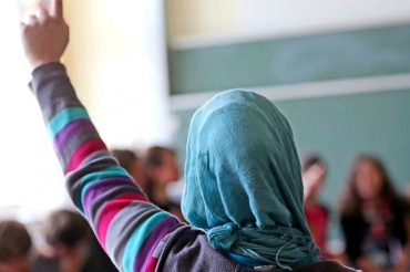 Unterschriftenaktion zum Kopftuchverbot für Minderjährige