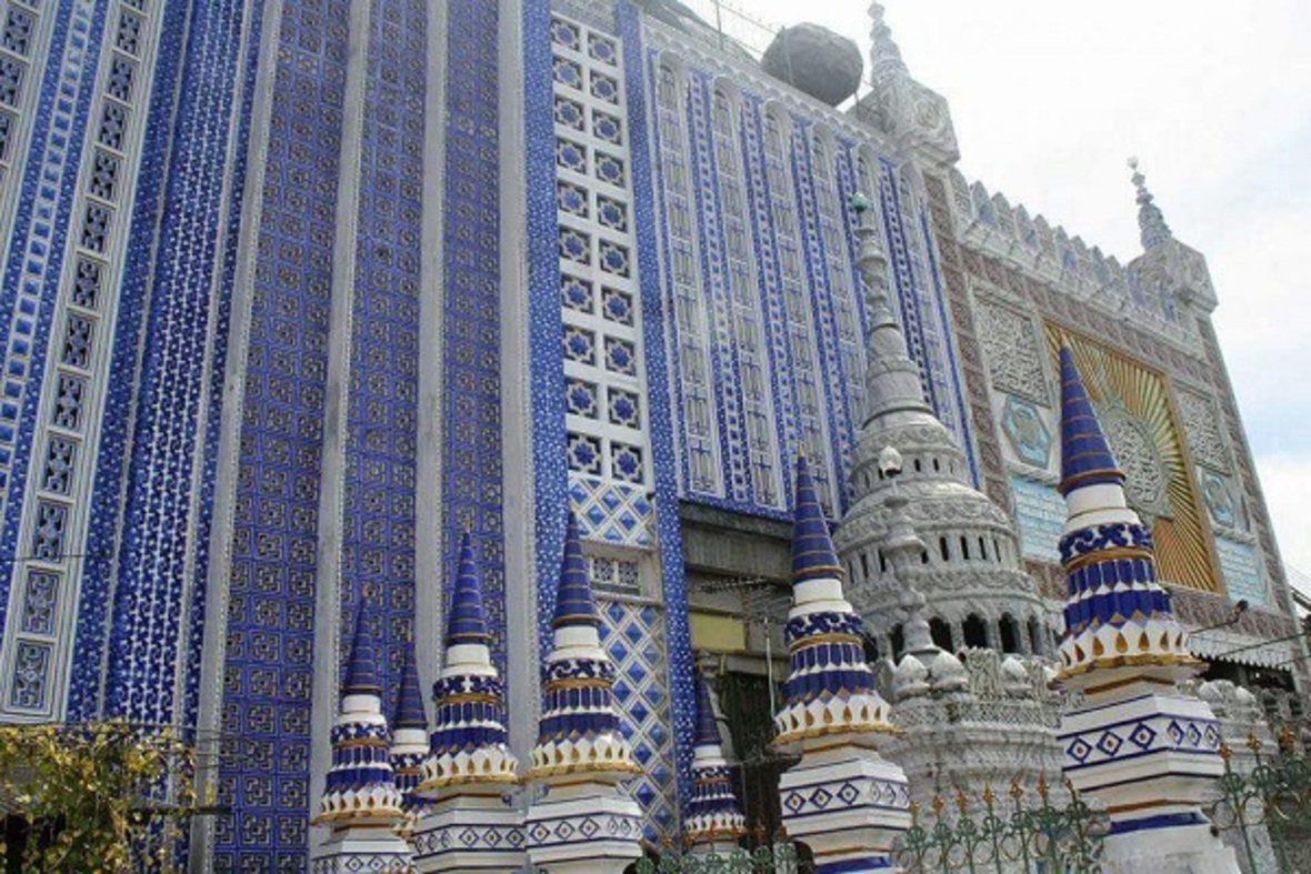 Moschee Tiban: eine beeindruckende und wunderschöne Moschee + Video und Bilder