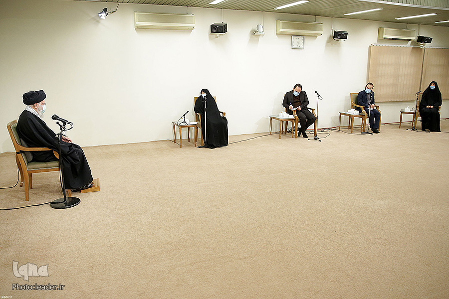 Familienmitglieder des M&auml;rtyrers Mohsen Fakhrizadeh besuchen Imam Chamenei