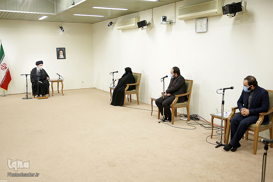 Familienmitglieder des M&auml;rtyrers Mohsen Fakhrizadeh besuchen Imam Chamenei