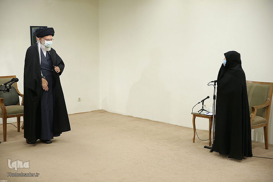 Familienmitglieder des M&auml;rtyrers Mohsen Fakhrizadeh besuchen Imam Chamenei