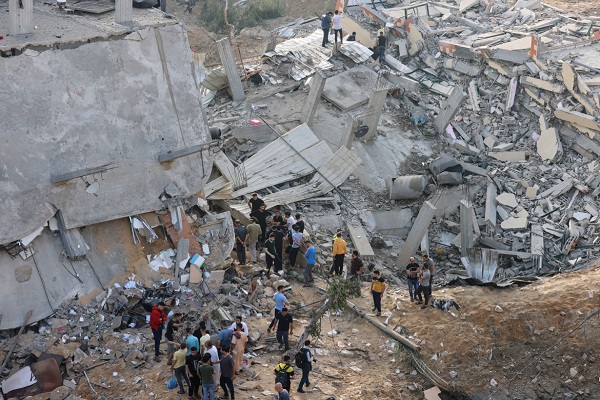 Israelische Angriffe hinterlassen Verwüstung in Gaza + Bilder Israelische Angriffe hinterlassen Verwüstung in Gaza + Bilder
