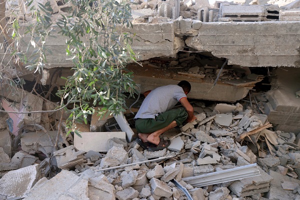 Israelische Angriffe hinterlassen Verwüstung in Gaza + Bilder Israelische Angriffe hinterlassen Verwüstung in Gaza + Bilder