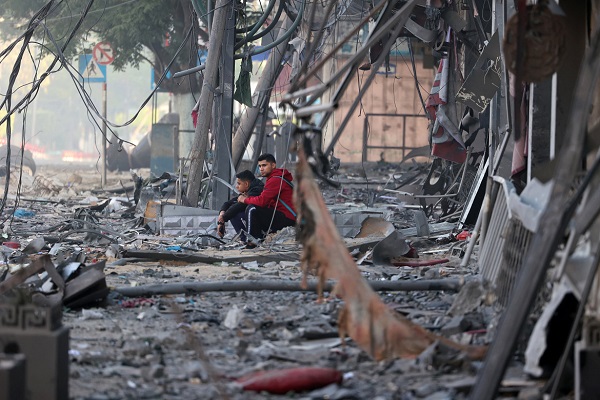 Israelische Angriffe hinterlassen Verwüstung in Gaza + Bilder