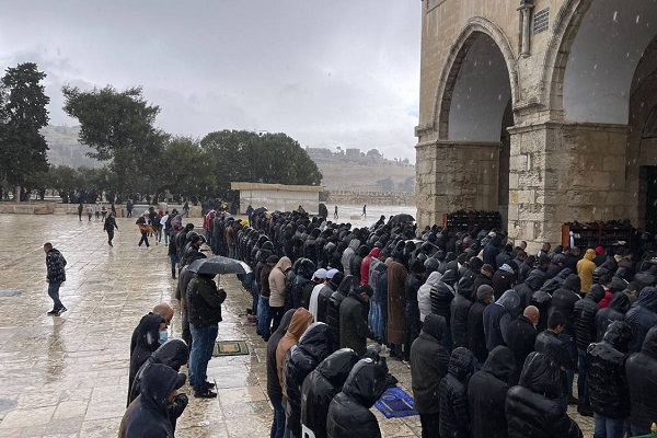 30000 Palästinenser verrichten Freitagsgebet in der Al-Aqsa-Moschee
