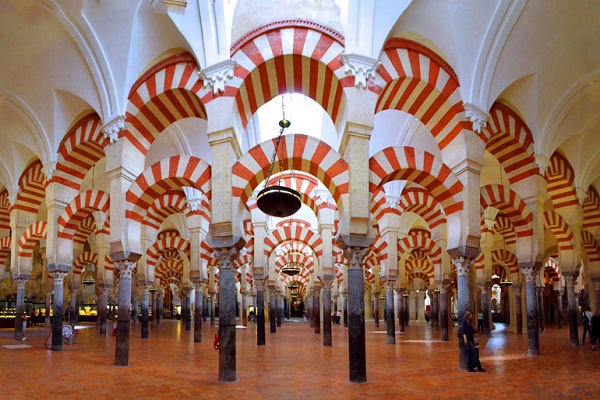Spaniens kulturelles Erbe hat ein hohes Potenzial für das Wachstum des Halal-Tourismus Spaniens kulturelles Erbe hat ein hohes Potenzial für das Wachstum des Halal-Tourismus