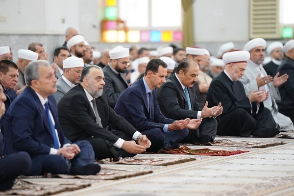 Fitr-Festgebet fand in Damaskus statt: Syriens Präsident nahm daran teil
