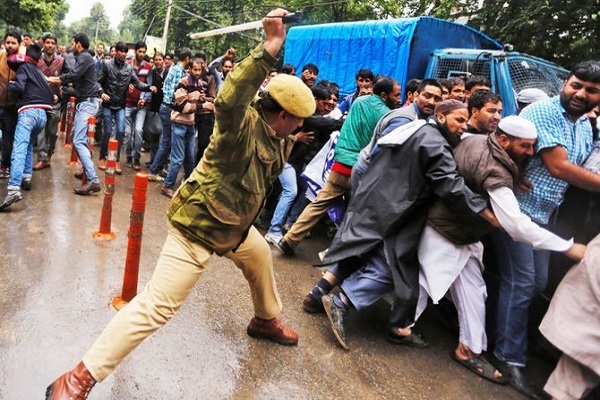 Zerstörung muslimischer Häuser in Indien; Erinnerung an Unterdrückungspolitik Israels