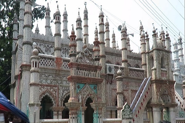 Touristenattraktion in Bangladesch: Moschee mit 32 Minaretten + Video und Fotos