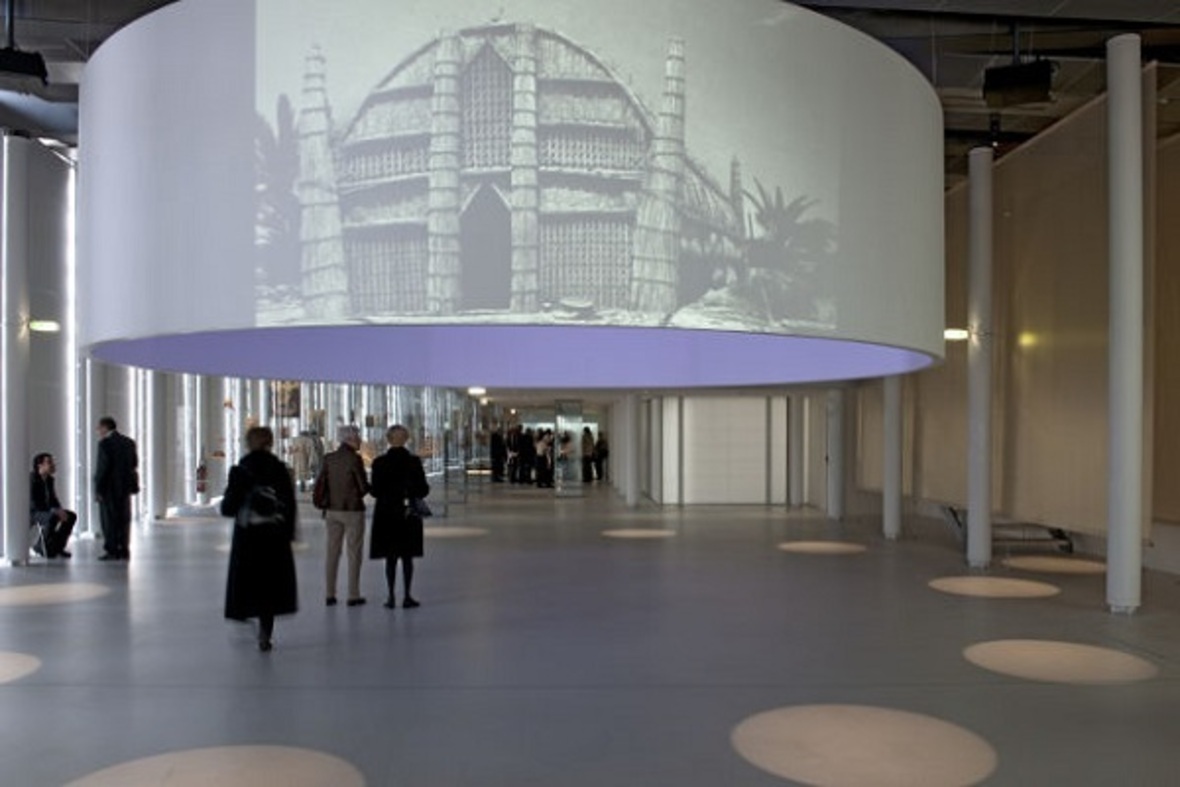 Ausstellung islamischer Kunst im Arab World Institute in Paris + Fotos und Videos