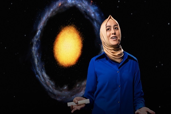 Verschleierte Wissenschaftlerin: Von Erforschung Einsteins bis zur Entdeckung von Galaxien