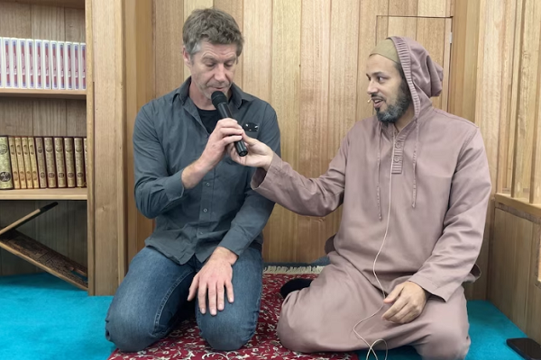 Stetiger Strom von Westlern bekehren sich zum Islam
