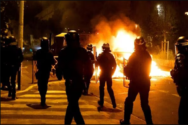 Französische Proteste und gescheiterte Kolonialpolitik zur Minderheitenassimilation