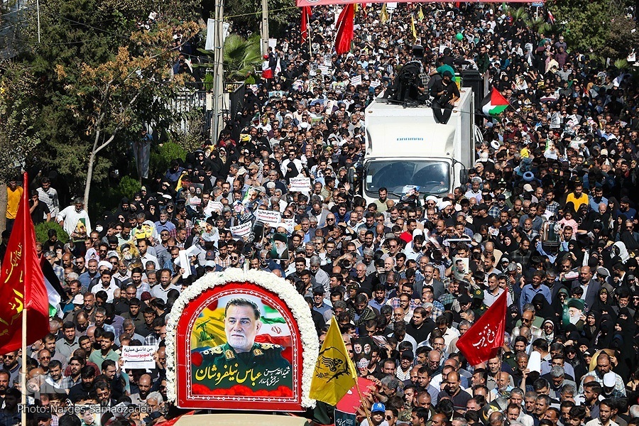 Große Anteilnahme und langer Trauerzug für Märtyrer Abbas Nilforushan