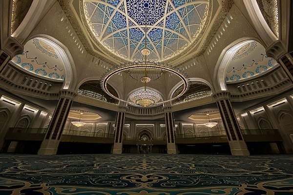 Integration einheimischer und islamischer Symbole in die Architektur der größten Moschee Zentralasiens + Fotos