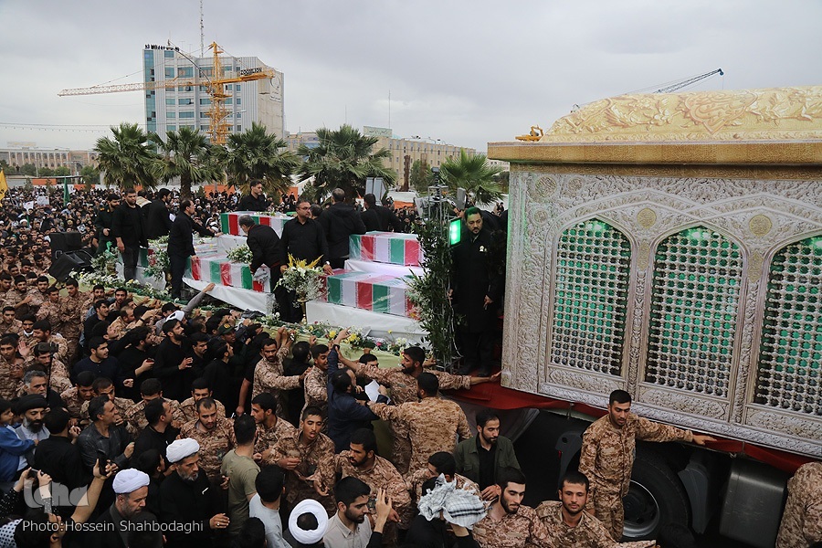 Qom verneigt sich vor Märtyrer Ayatollah Raisi