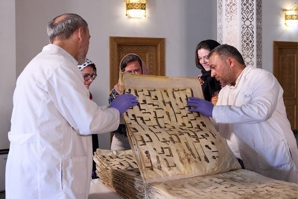 Kurzer Blick auf Gebäude des Komplexes «Hadrat Imam» in Taschkent + Fotos