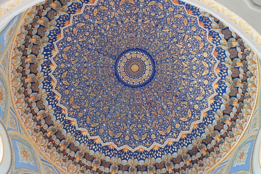 Kurzer Blick auf Gebäude des Komplexes «Hadrat Imam» in Taschkent + Fotos