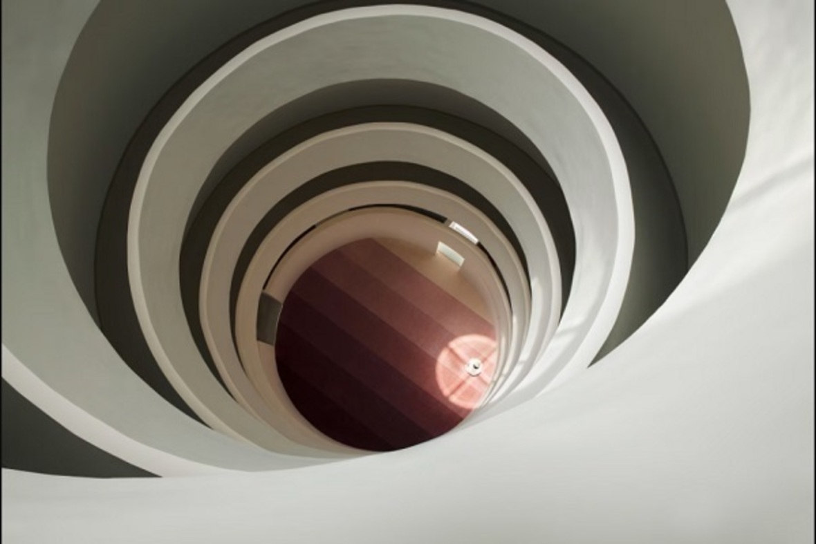 Video | Geometrische Architektur der Bab al-Salam-Moschee: Erinnerung an Demut im Gebet Video | Geometrische Architektur der Bab al-Salam-Moschee: Erinnerung an Demut im Gebet