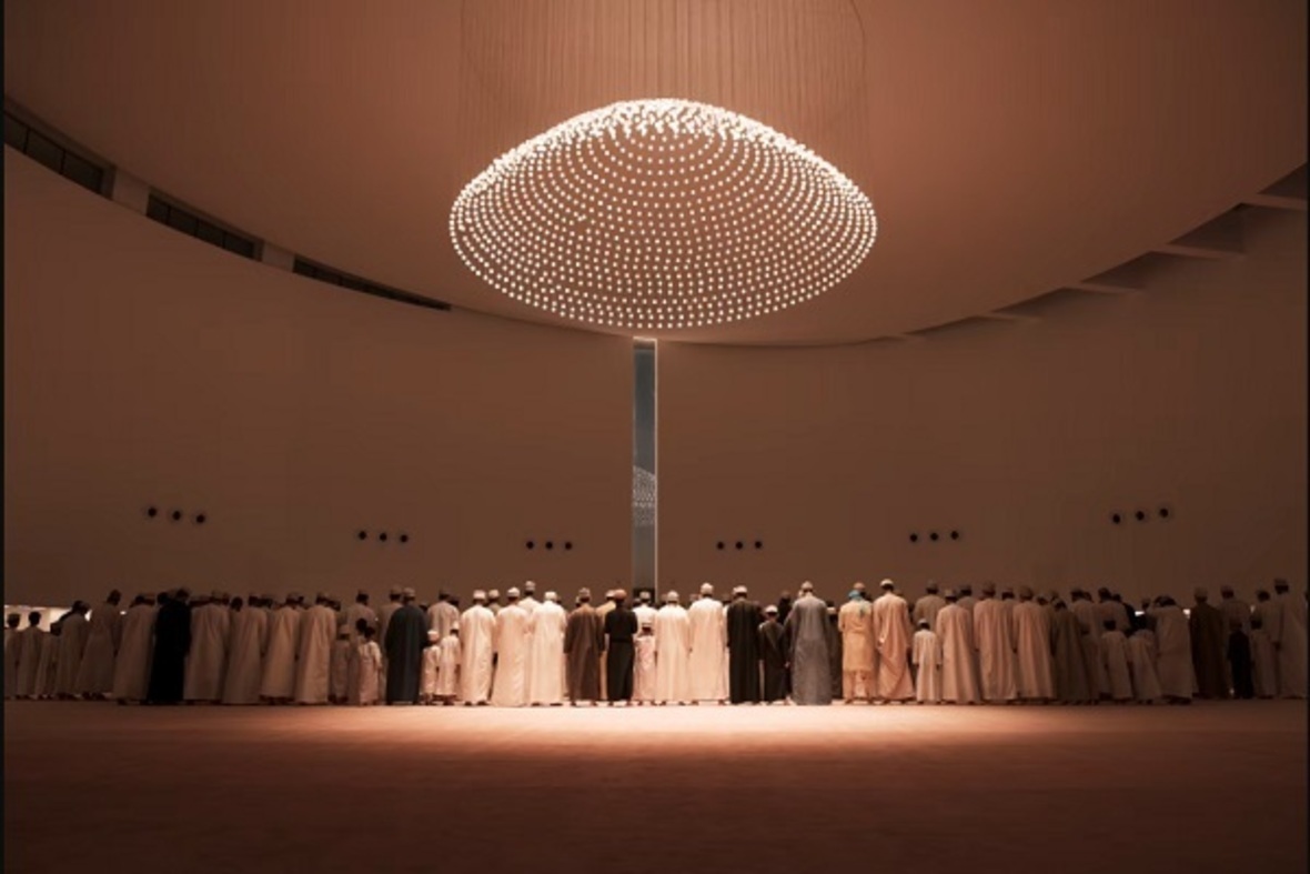 Video | Geometrische Architektur der Bab al-Salam-Moschee: Erinnerung an Demut im Gebet Video | Geometrische Architektur der Bab al-Salam-Moschee: Erinnerung an Demut im Gebet