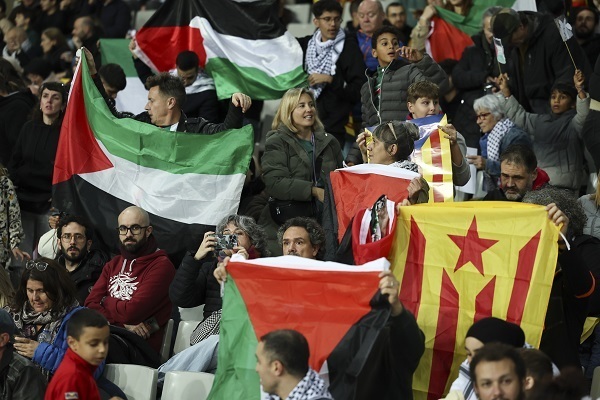 Aufrufe zur Unterstützung für Palästina im Stadion von Barcelona