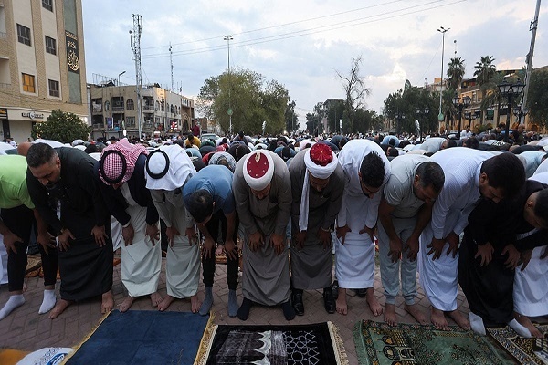 Eid al-fitr-Gebet (Fest des Fastenbrechen) auf der ganzen Welt