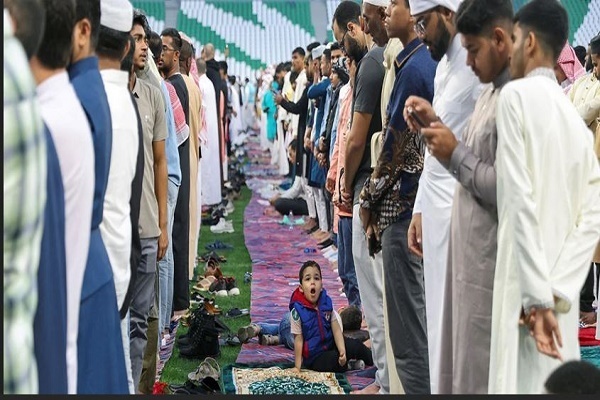 Eid al-fitr-Gebet (Fest des Fastenbrechen) auf der ganzen Welt