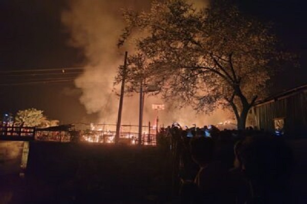 Feuer im Rohingya Muslim Camp in Bangladesch + Fotos