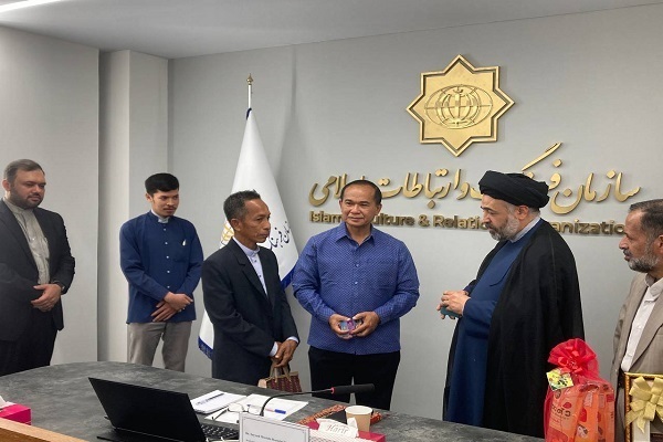 Erfahrung des Iran in Manuskripten des Korans ist für Thailand wertvoll